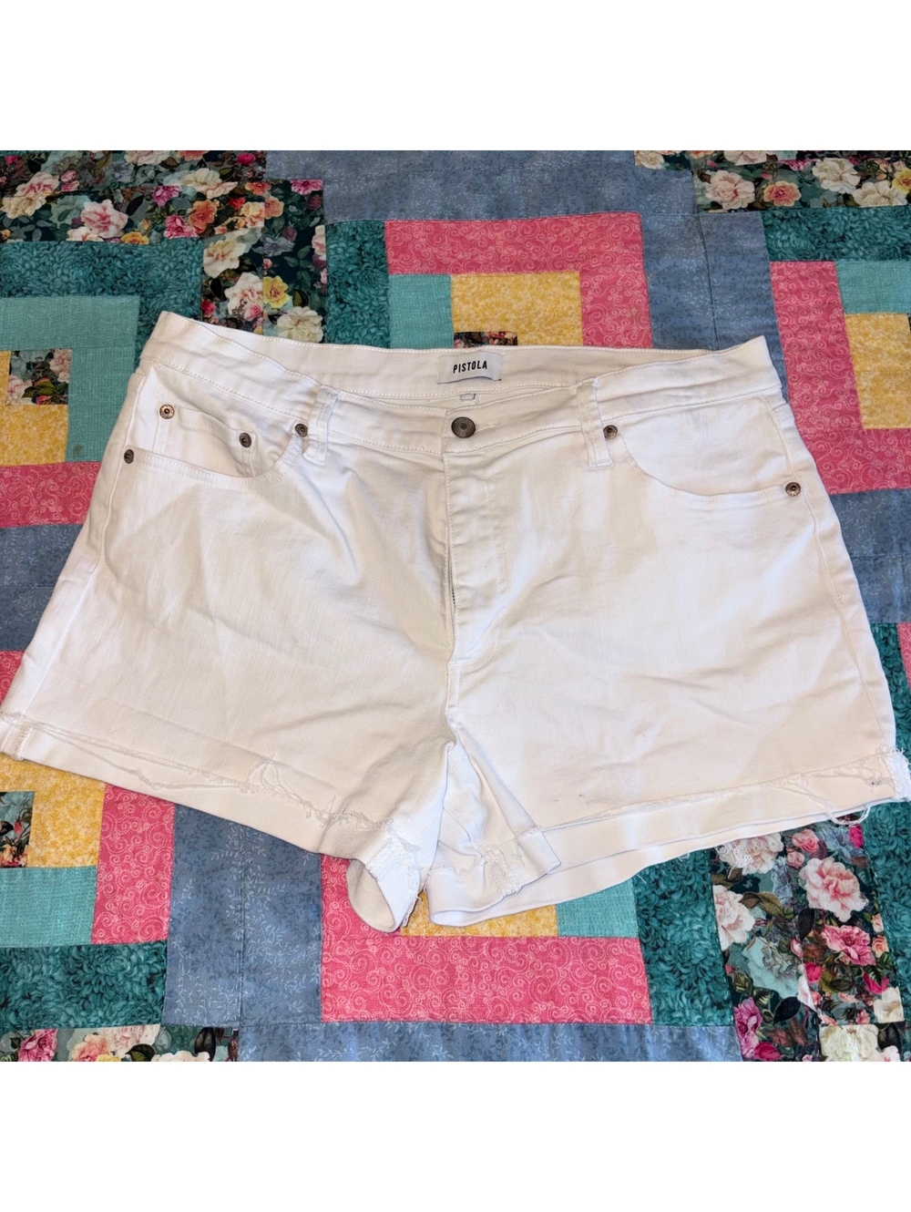 Pistola $125 Woman’s Size 33 White Denim Summer Shorts
